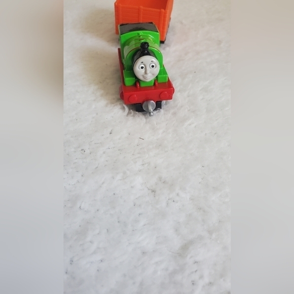 Thomas the Train Percy Diecast Metal Tank Engine Friend Take Play Round Magnet - Picture 3 of 9